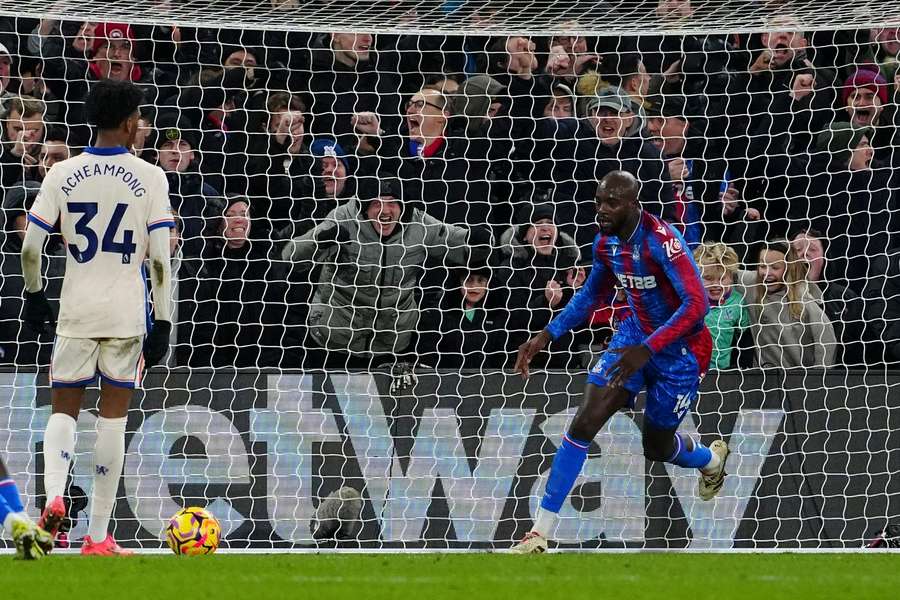 Jean-Philippe Mateta, del Crystal Palace, celebra su gol 