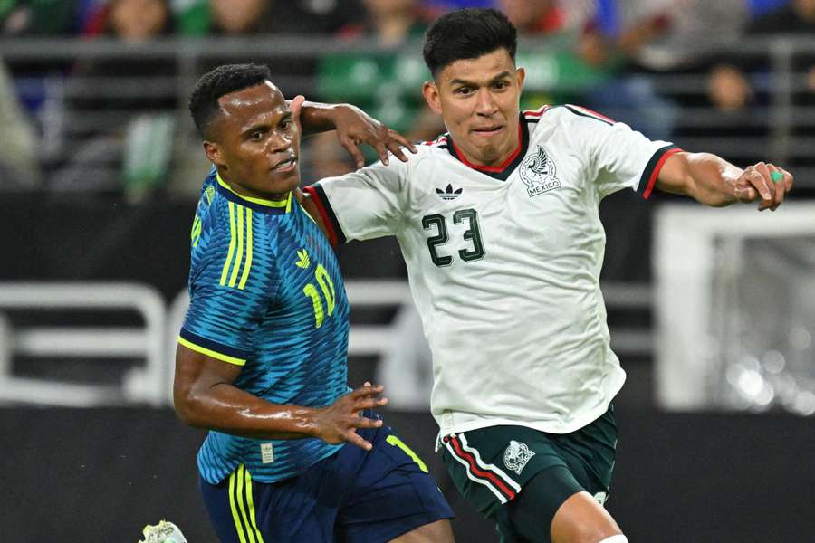 Jhon Arias vestiu a camisa 10 da Colômbia Jhon Arias vestiu a camisa 10 da Colômbia