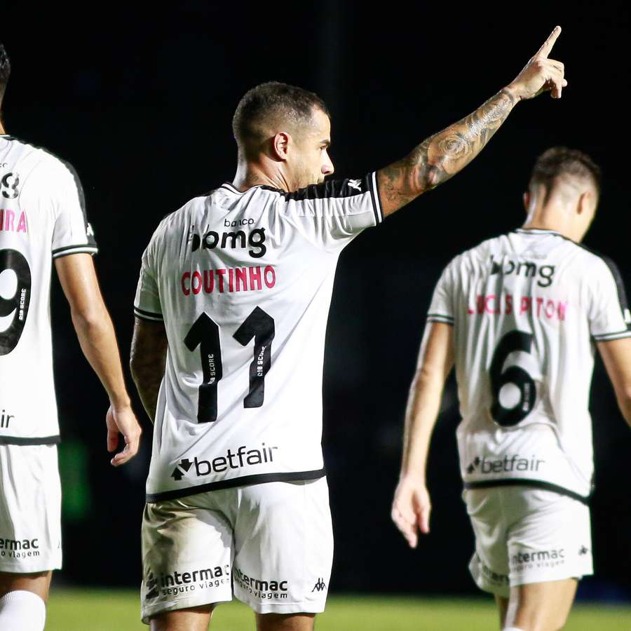 Coutinho deixou sua marca na vitória vascaína