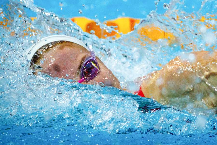Mollie O'Callaghan in actie op de Open Australische Zwemkampioenschapppen