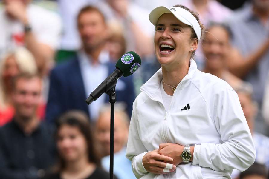 Svitolina mostrando bom humor após o jogo Svitolina mostrando bom humor após o jogo