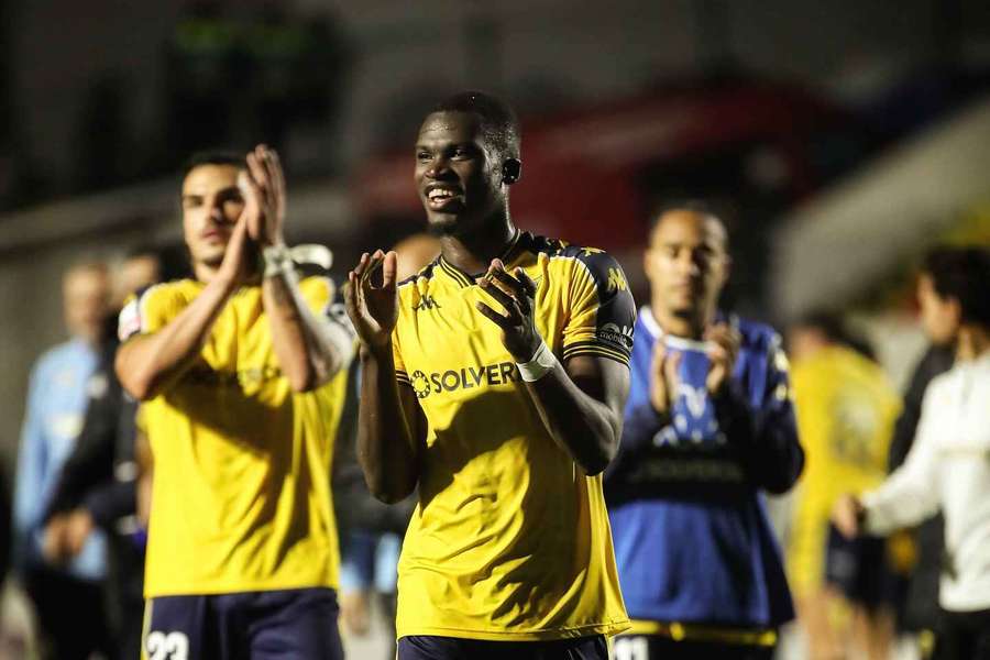 Estoril goleou equipa do primeiro escalão