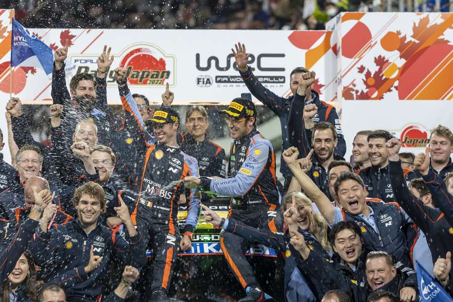 Neuville celebrates with the Hyundai team