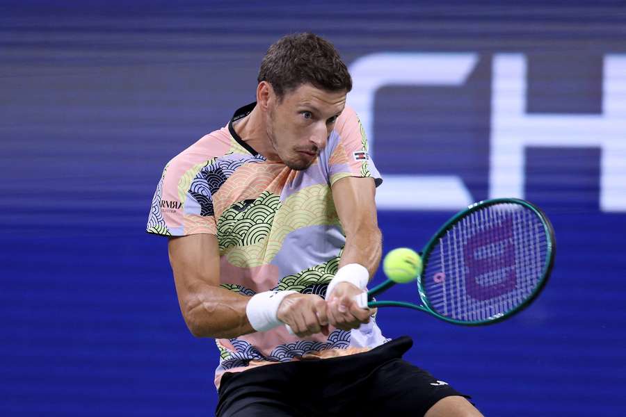 Carreño golpea la bola