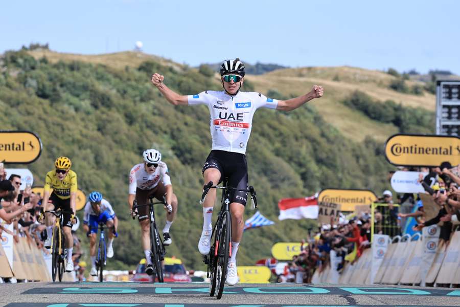 Pogacar wint laatste bergrit, Vingegaard in het geel naar Parijs