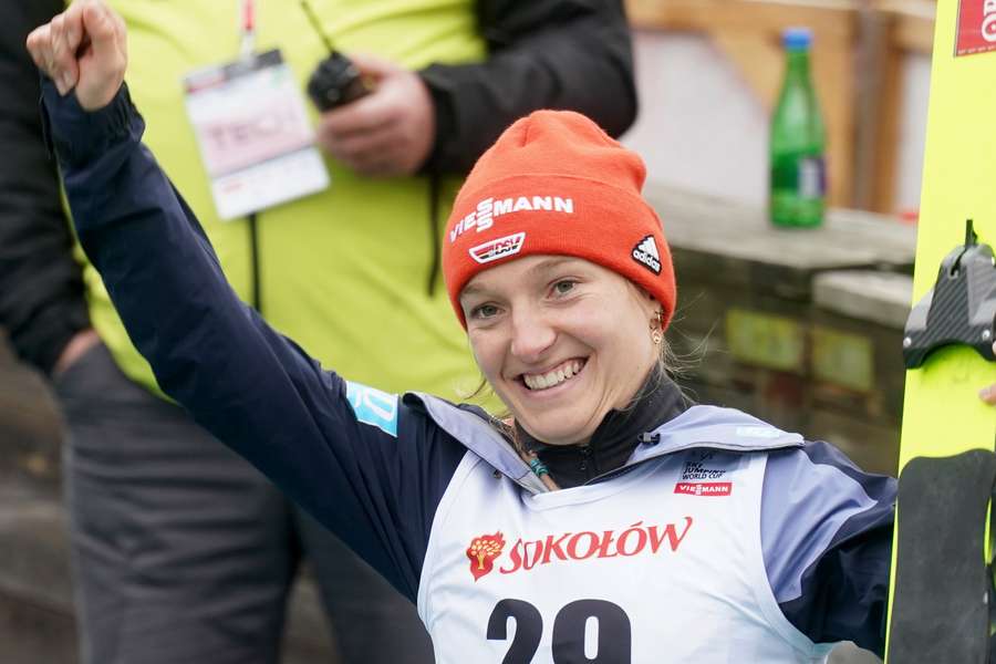 Einen Tag nach Enttäuschung: Katharina Althaus springt in Wisla aufs Podest