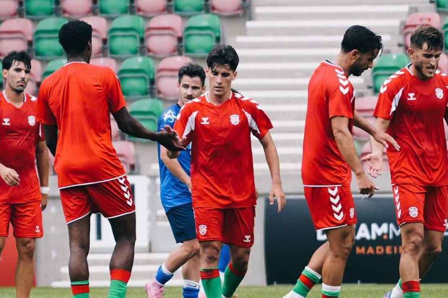 Mitchell van der Gaag fez descansar os principais jogadores