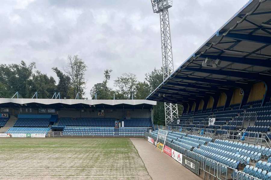 Opavský stadion po povodních.