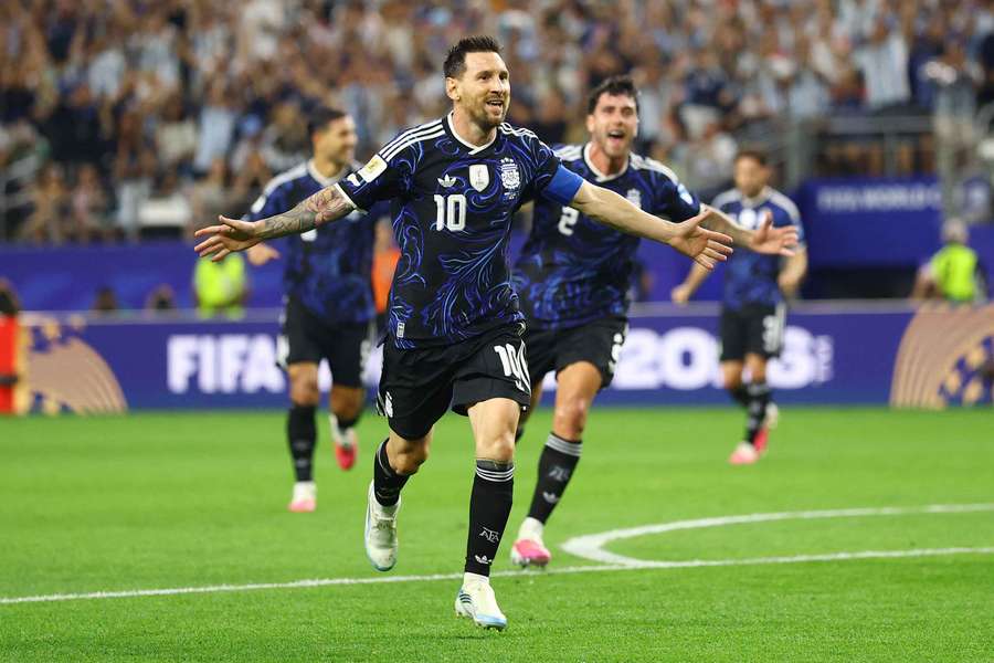 Messi ma kolejne trafienie na mundialu, a Argentyna komplet zwycięstw po fazie grupowej
