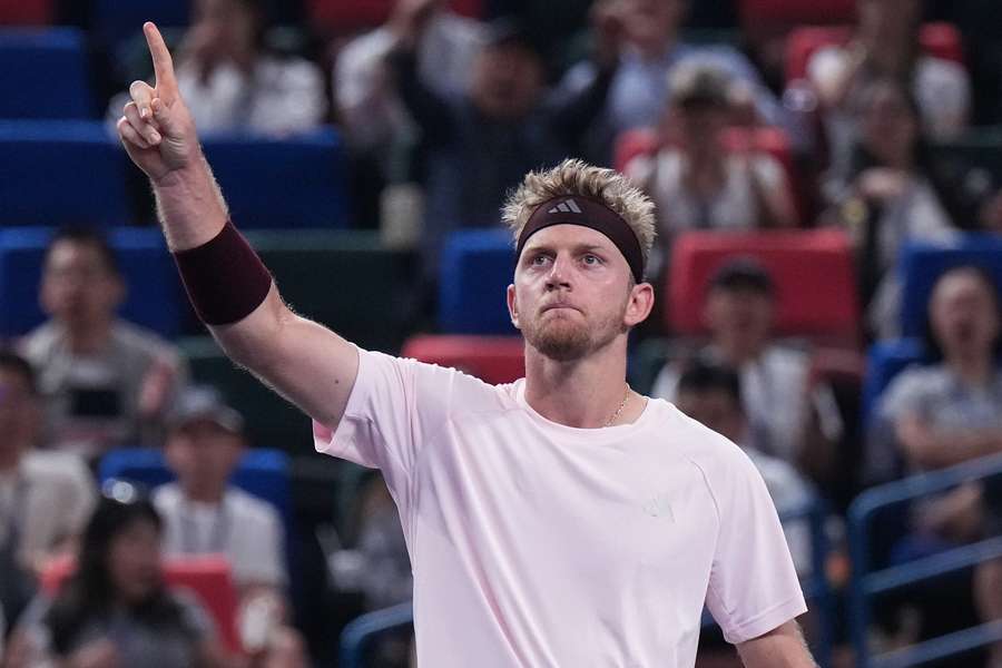 Davidovich Fokina znowu to zrobił! Hiszpan odwrócił losy meczu z Jodarem i wygrał w Szanghaju Davidovich Fokina znowu to zrobił! Hiszpan odwrócił losy meczu z Jodarem i wygrał w Szanghaju