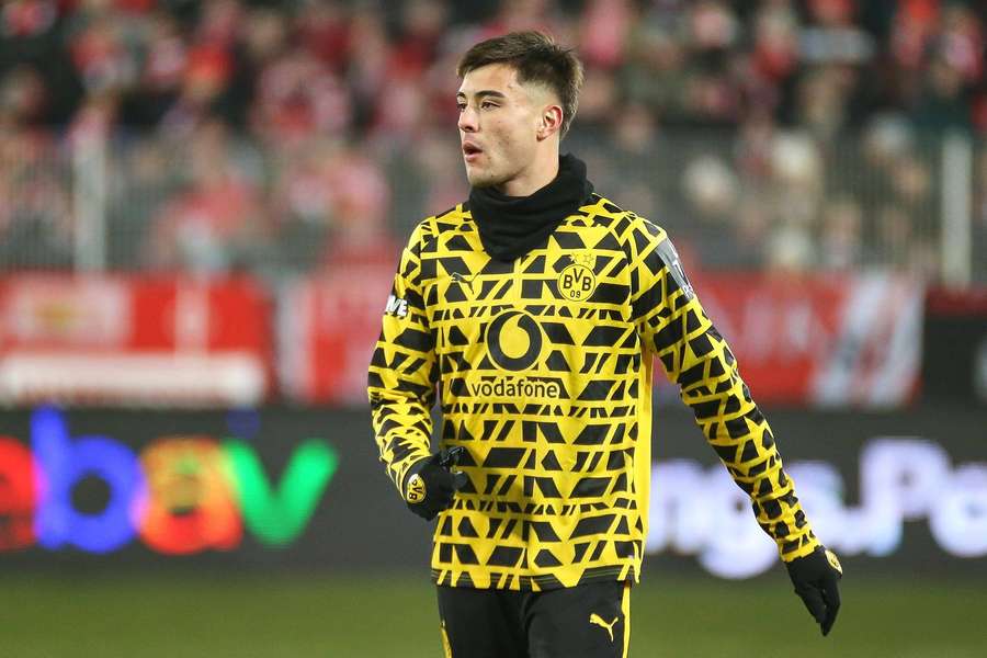 DONE DEAL: Chelsea send Anselmino to Strasbourg in January defensive shake up