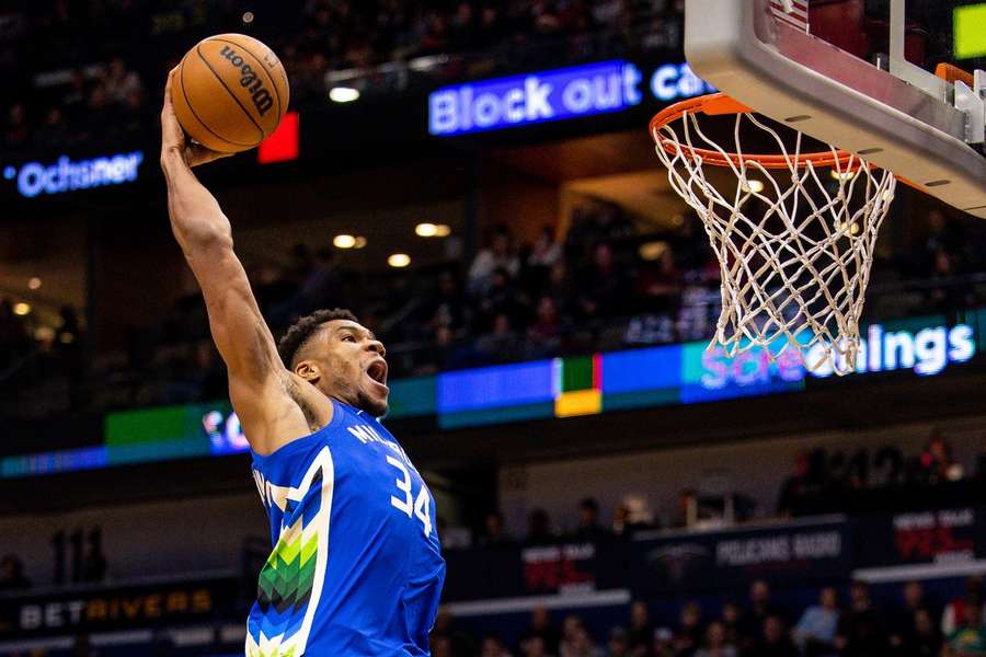 Antetokounmpo nastřílel 42 bodů a dovedl Milwaukee k další výhře.