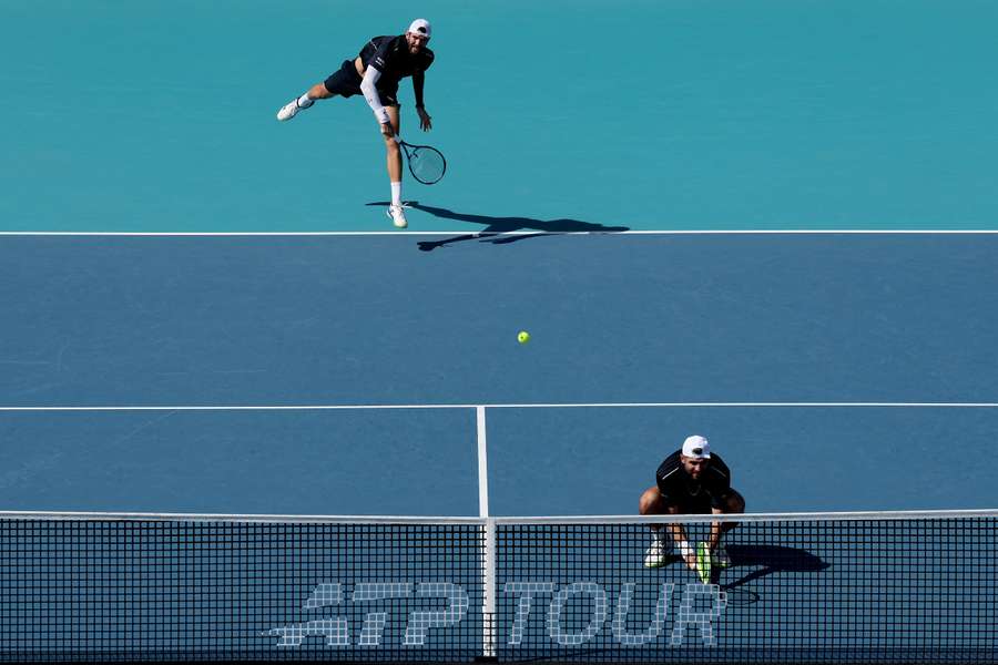 Andrea Vavassori (al servizio) e Simone Bolelli
