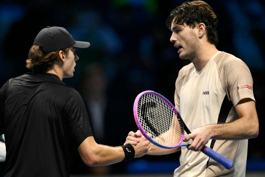 De Minaur pokonał Fritza i zachowuje szanse na awans po odpadnięciu Amerykanina