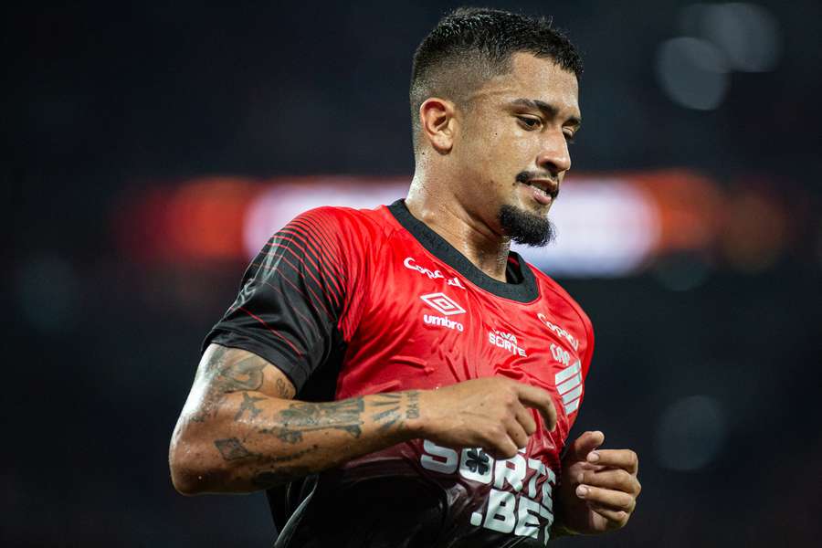 O Athletico-PR precisa se recuperar na disputa da Série B