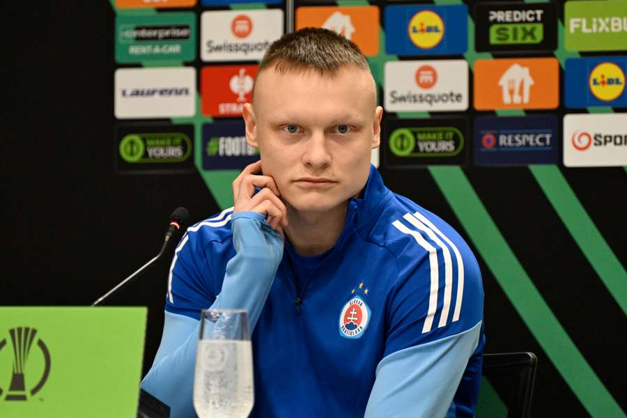 Marcelli na tlačovej konferencii. Marcelli na tlačovej konferencii.