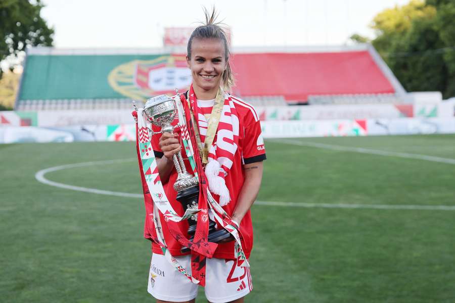 Anna Gasper com a Taça de Portugal