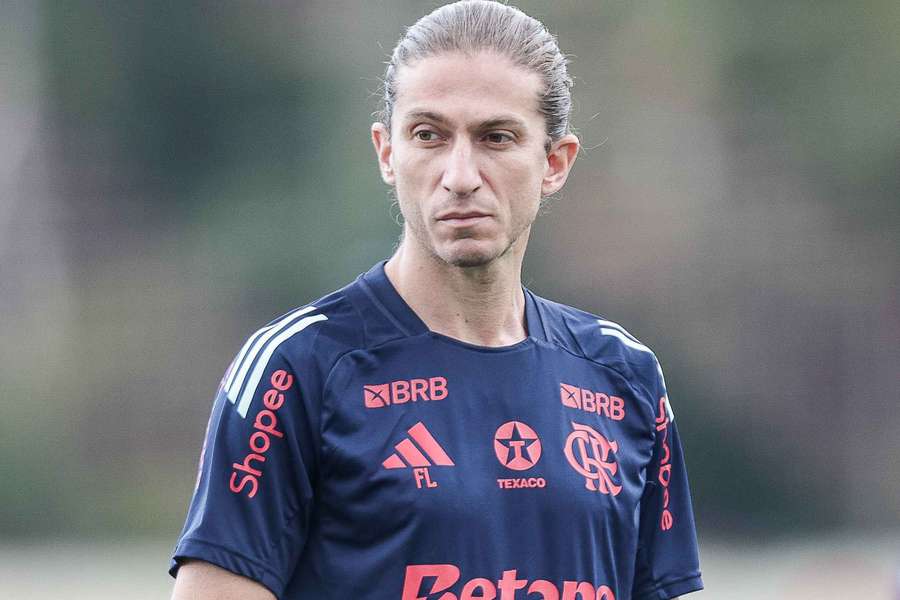 Filipe Luís prefere amadurecer no Brasil antes de buscar desafio europeu