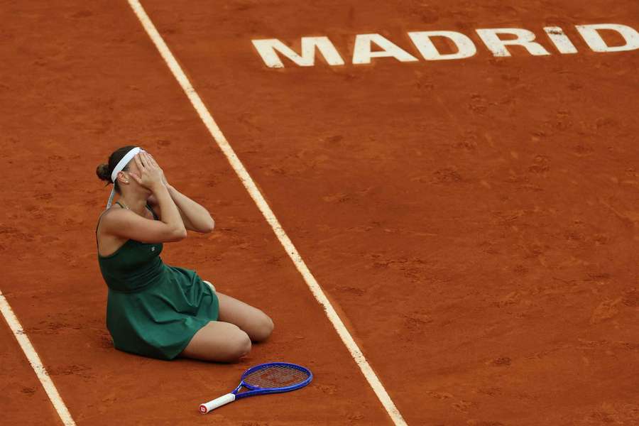 Marta Kostyuk breaks down after clinching title