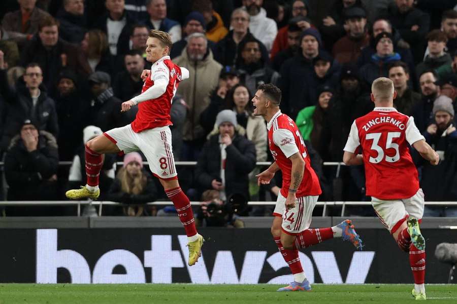Arsenal open up eight point lead at the top of Premier League with derby win over Spurs