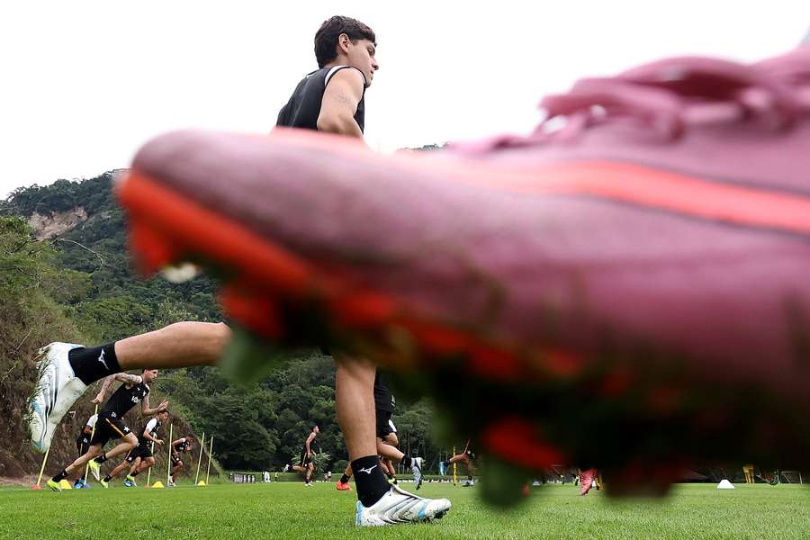 Alguns atletas levaram uma bota no Fogão Alguns atletas levaram uma bota no Fogão