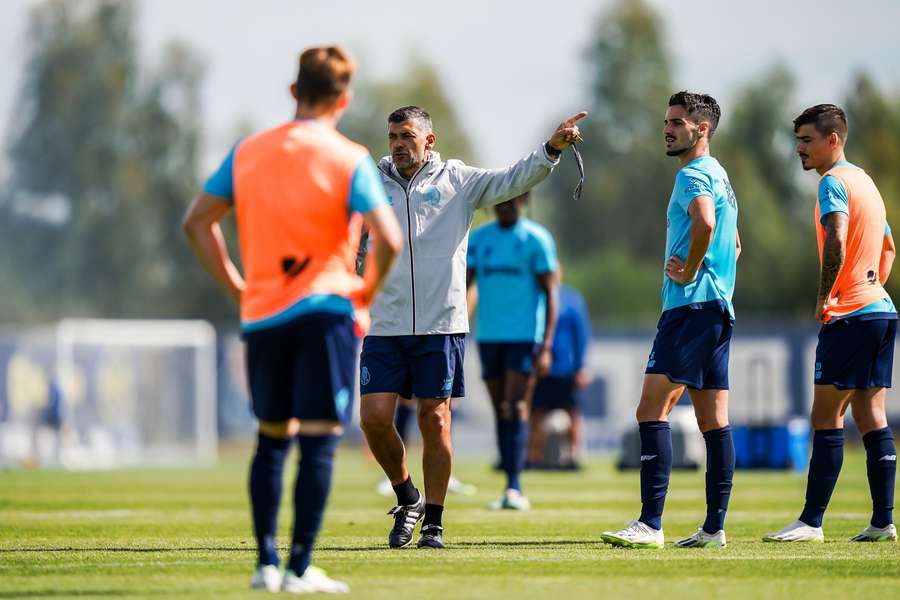 Sérgio Conceição com mais opções para a Liga dos Campeões