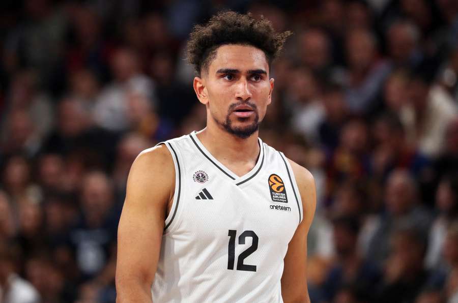 Maodo Lô face à Barcelone en novembre.