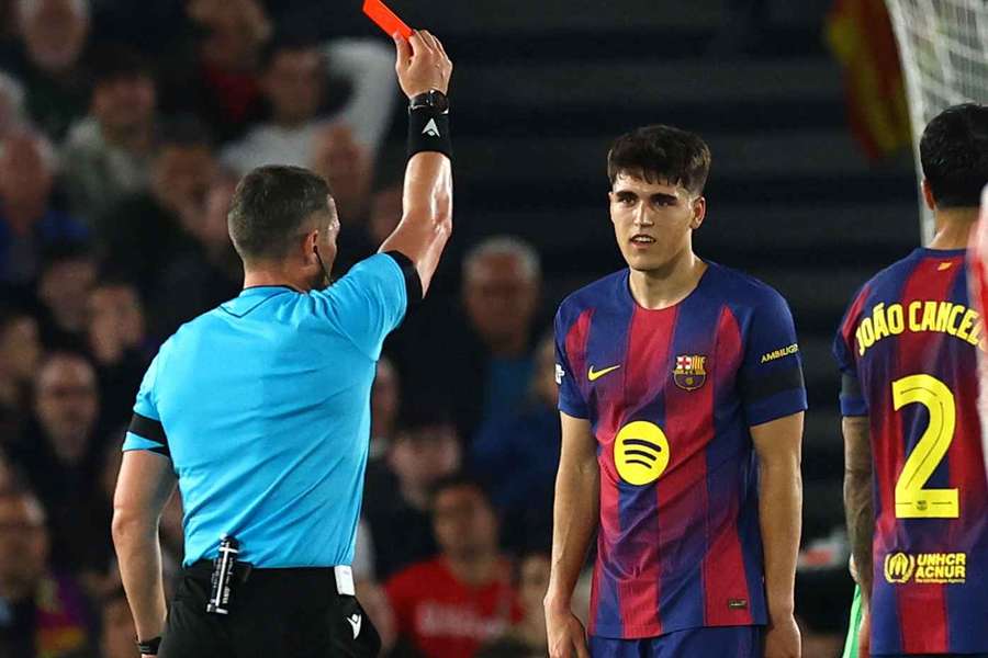 Henry slams Cubarsi red in Barcelona defeat to Atletico Madrid