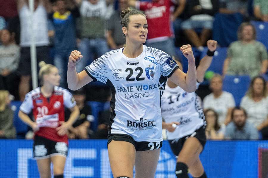 Yvette Broch stopt na dit seizoen met handballen