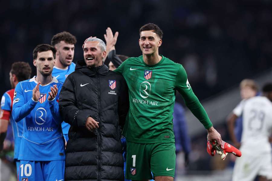 Juan Musso und seine Teamkollegen nach dem Erreichen des Champions-League-Viertelfinals