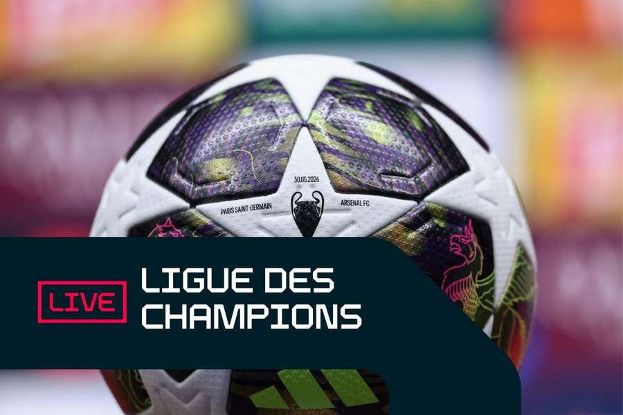 Le ballon de la finale. Le ballon de la finale.