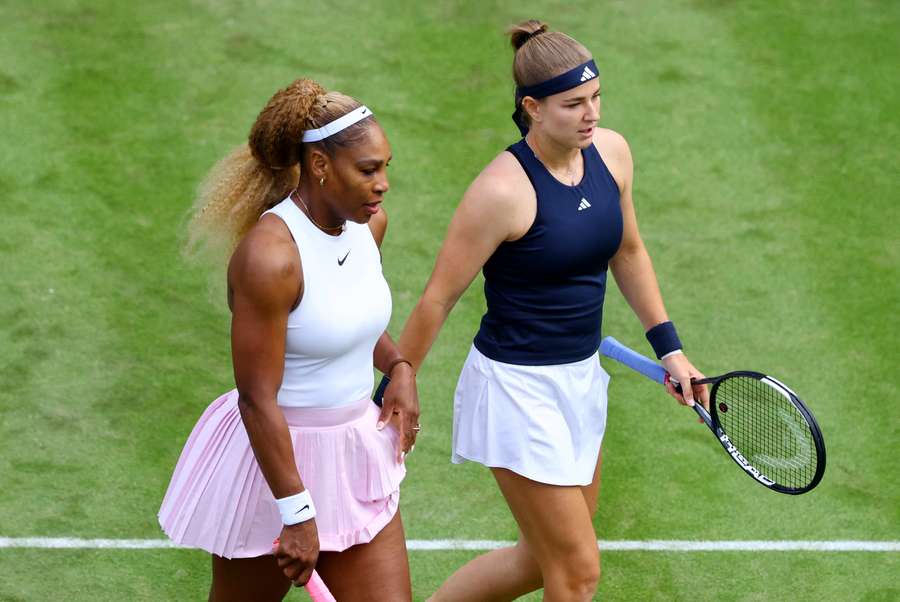 Serena Williams an der Seite von Doppel-Partnerin Karolina Muchova