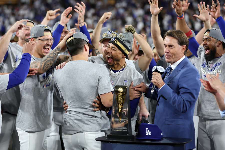 Les Los Angeles Dodgers célébrant leur victoire.