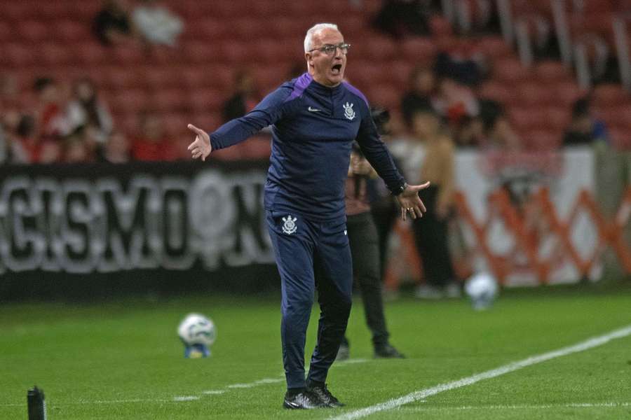 O time de Dorival não vence há 3 rodadas