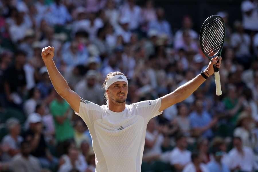 Zverev finit le travail contre Lehecka et passe en quarts à Wimbledon Zverev finit le travail contre Lehecka et passe en quarts à Wimbledon
