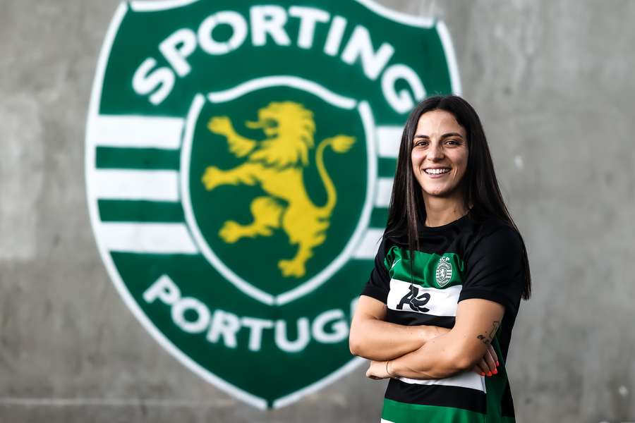 Beatriz Fonseca oficializada como reforço do Sporting