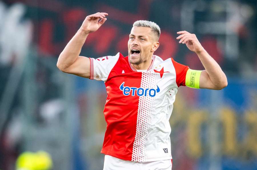 Obránce Slavie Tomáš Holeš.