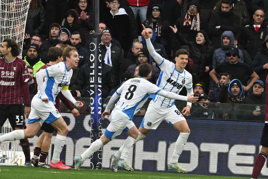 Tarik Muharemovic esulta per il gol segnato alla Salernitana