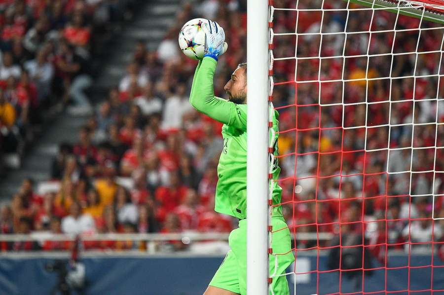 Giuanluigi Donnarumma à la réception lors de Benfica-PSG (1-1).