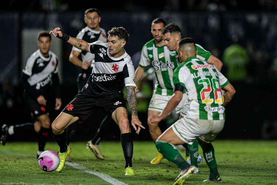 Vasco e Juventude fizeram jogo equilibrado