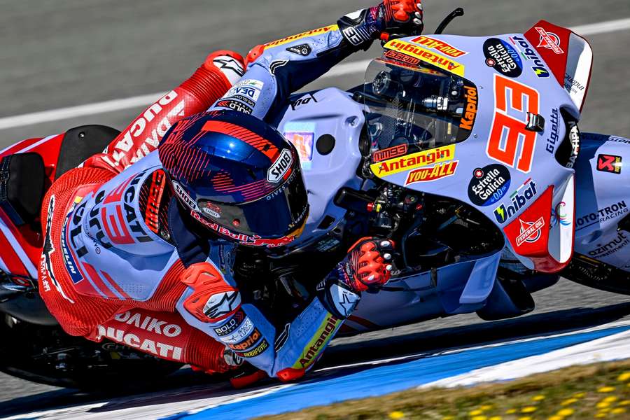 MotoGP-Fahrer wie Marc Marquez werden ab 2027 auf einem langsameren Motorrad fahren müssen.