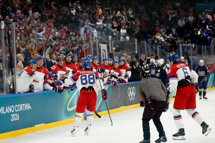 Pastrňák vyrovnal na 3:3.