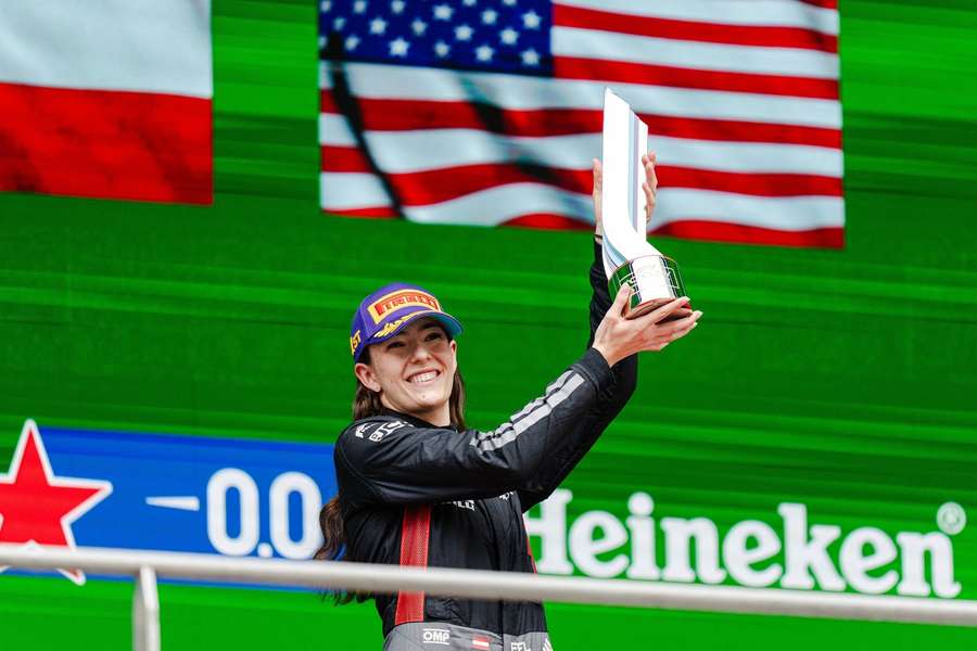 Emma Felbermayr jubelt in China vom Siegerpodium