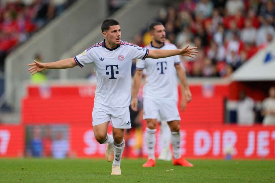 Felipe Chávez, con el Bayern Felipe Chávez, con el Bayern
