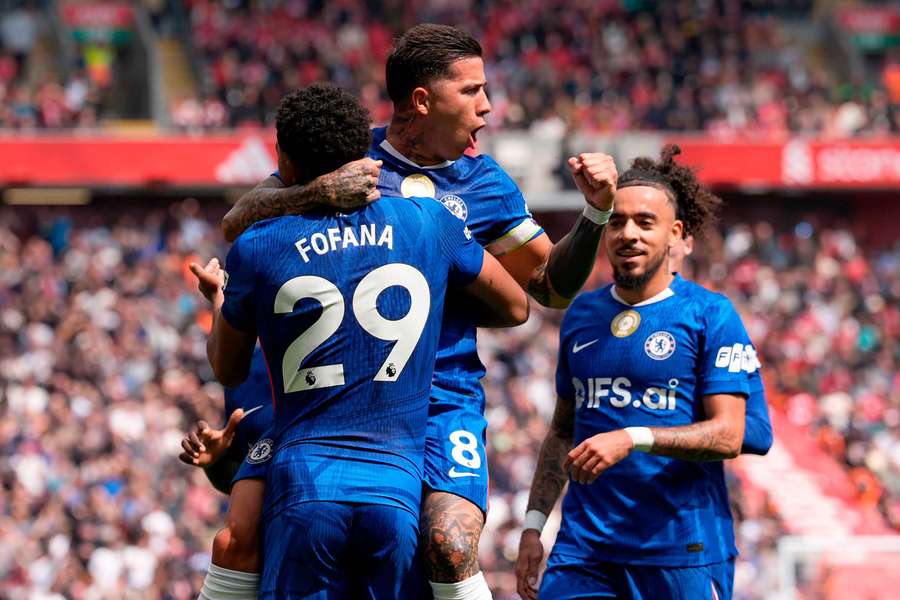 Liverpool wygwizdany na Anfield, Chelsea przełamuje serię porażek