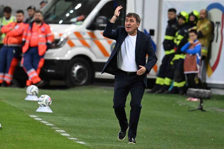 Mesajul lui Răzvan Burleanu pentru selecționerul Gheorghe Hagi: „Vreau să fiu clar şi categoric” Mesajul lui Răzvan Burleanu pentru selecționerul Gheorghe Hagi: „Vreau să fiu clar şi categoric”