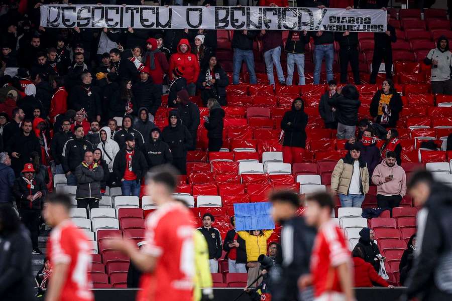 Adeptos do Benfica podem enfrentar proibição de deslocação a Marselha
