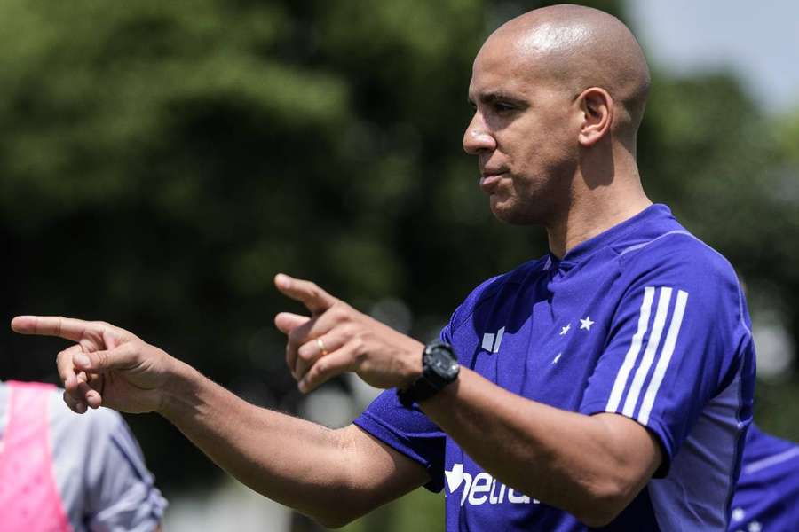 Novo treinador do Cruzeiro, Pepa é mais um português no futebol brasileiro