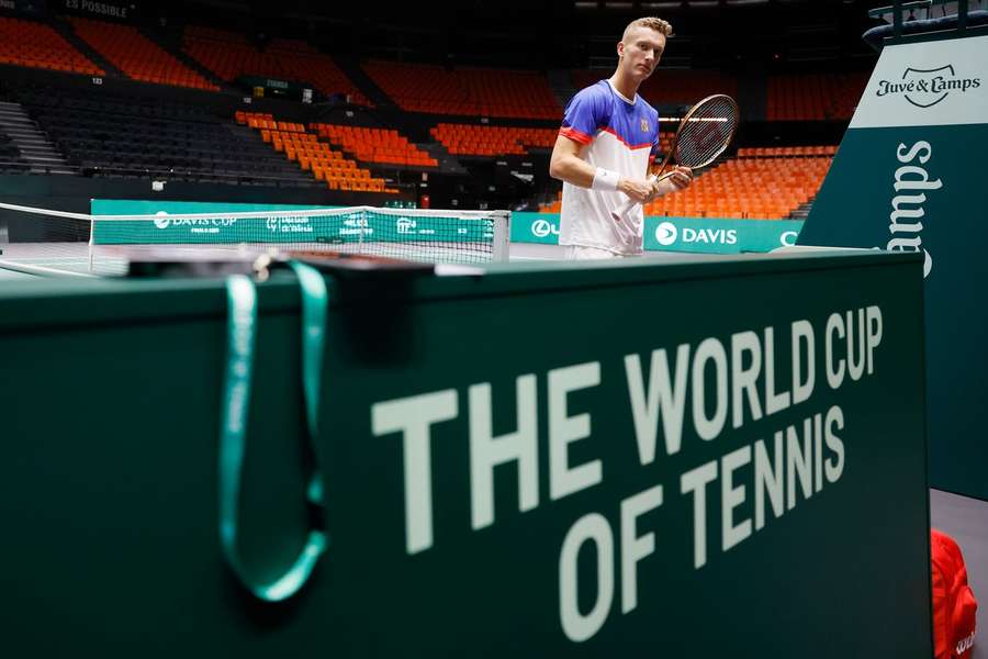 Tjekkiets Jiri Lehecka træner forud for de første Davis Cup-kampe.