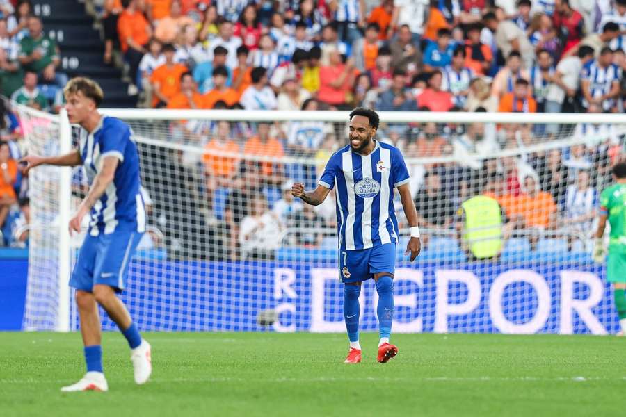 Aubameyang celebra su primer gol con el Deportivo en LaLiga Aubameyang celebra su primer gol con el Deportivo en LaLiga